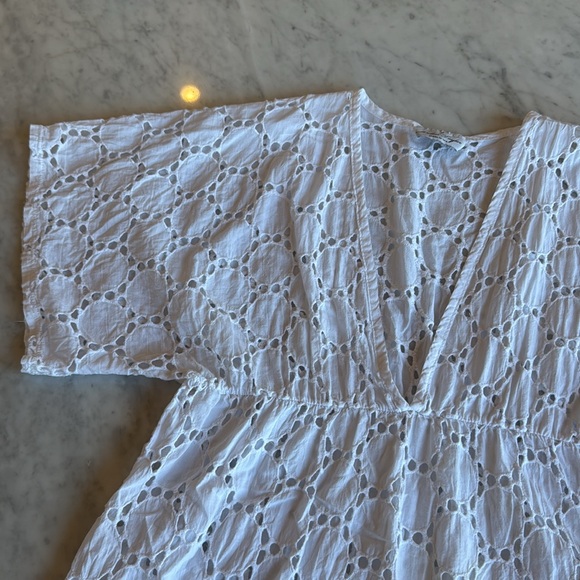 Jordan Taylor Coverup - Picture 2 of 3